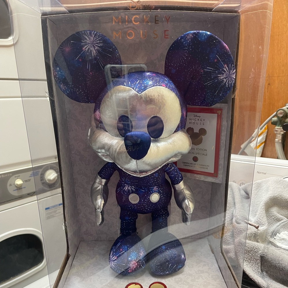 Disney Year of the mouse Mickey Mouse Limited Edition Fantasy in the Sky plush
